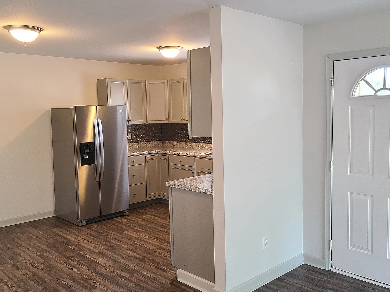 2 bed, 990 sqft, $1,505 — Photo 4