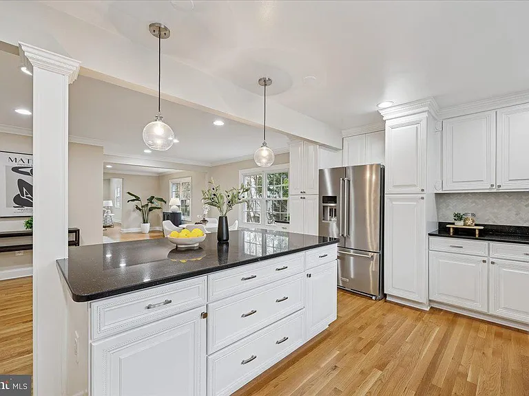 4902 Derussey Pkwy — Photo 15