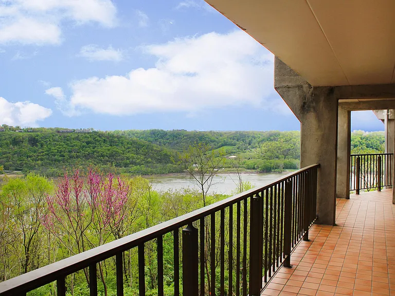 Indian Lookout Apartments — Photo 14