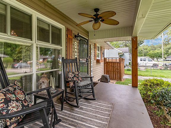 4th image of 605 Castle Dr