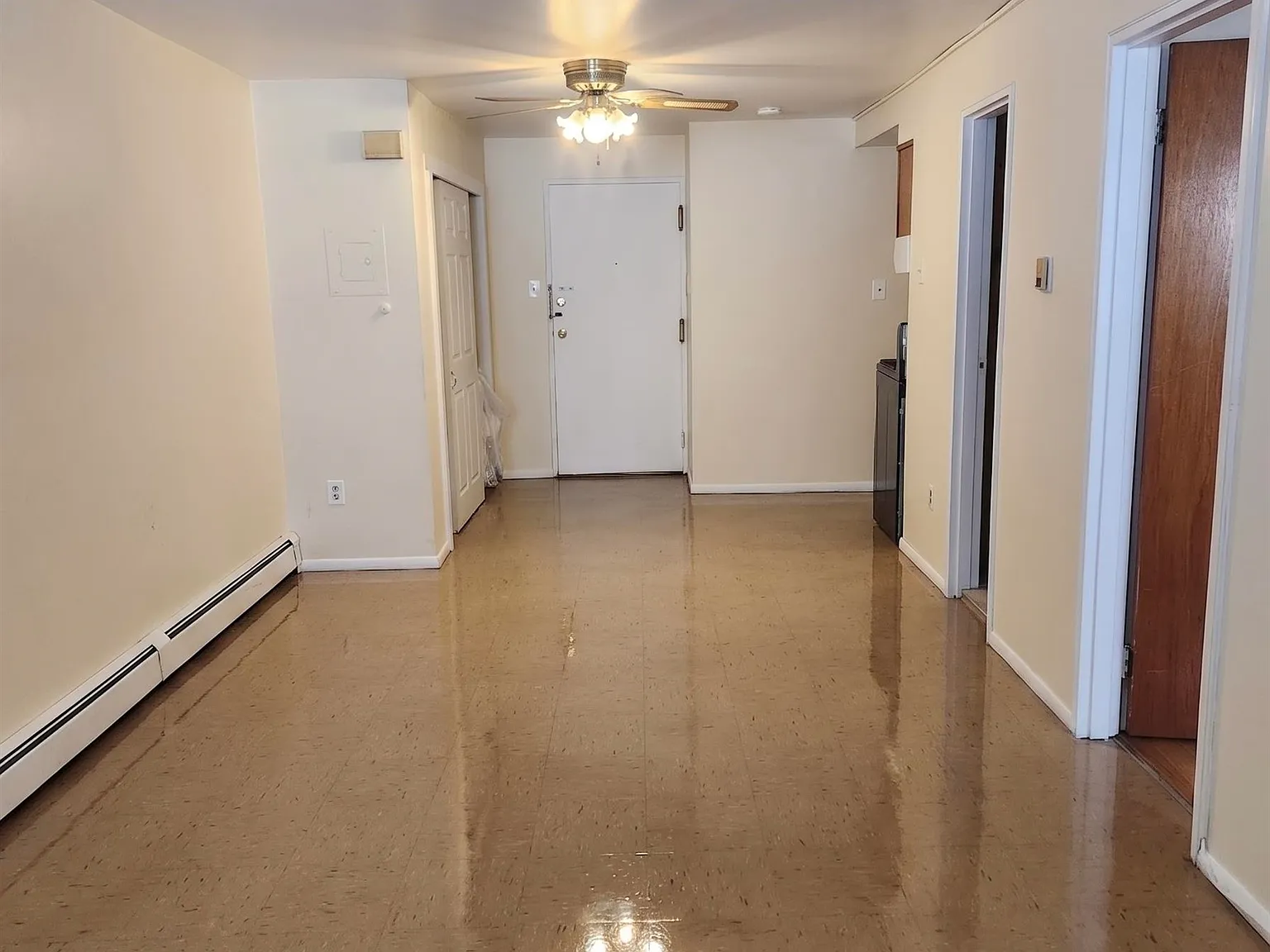 1 bed, 1.0 bath, 500 sqft, $1,950 — Photo 3