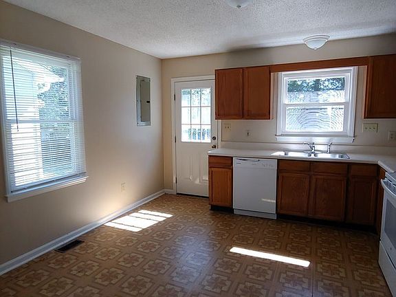 2nd image of 523 Garrett St
