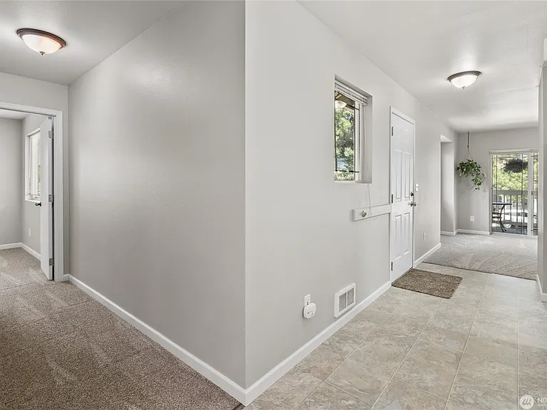 502 E River Ave #B — Photo 9