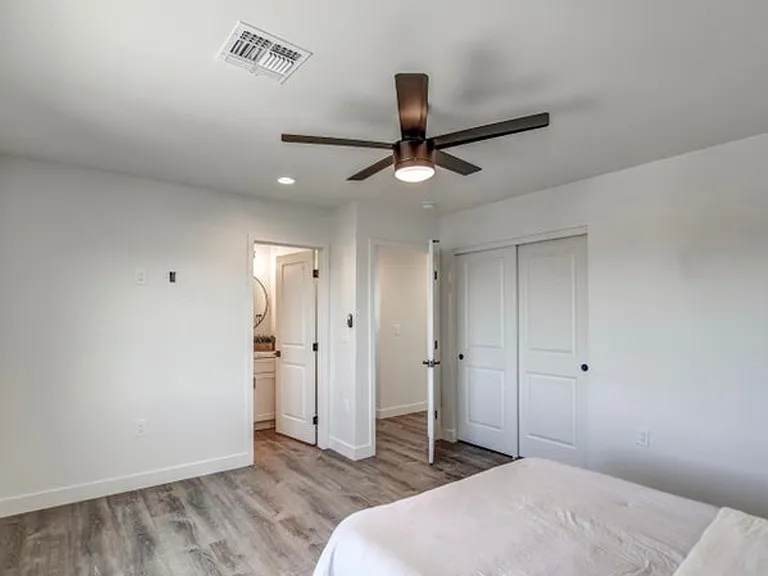 Versatile home in the heart of Phoenix — Photo 10