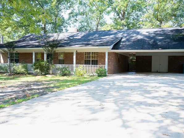 902 Meredith St, White Hall, AR 71602