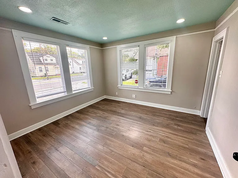 2132 Dorchester Rd — Photo 6