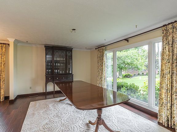 4th image of 108 White Oak Dr