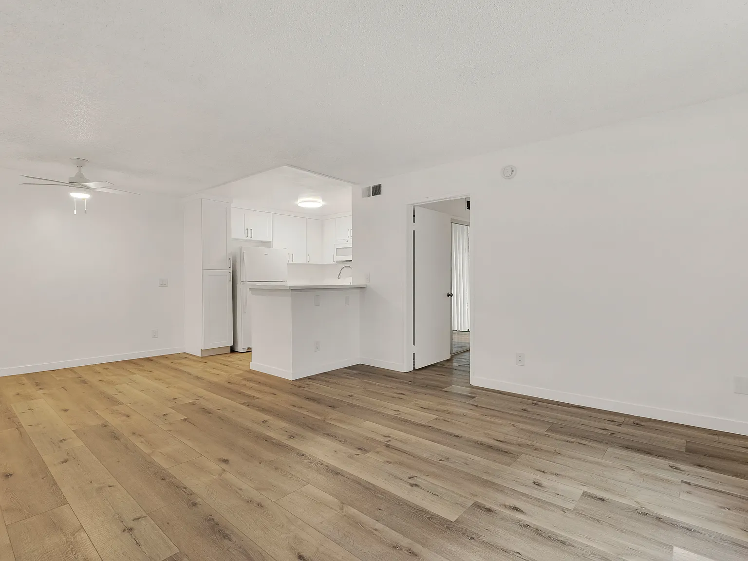 2 bed, 1200 sqft, $2,500 — Photo 3
