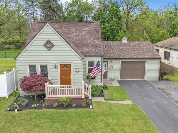 307 Tennyson Ter, Williamsville, NY 14221