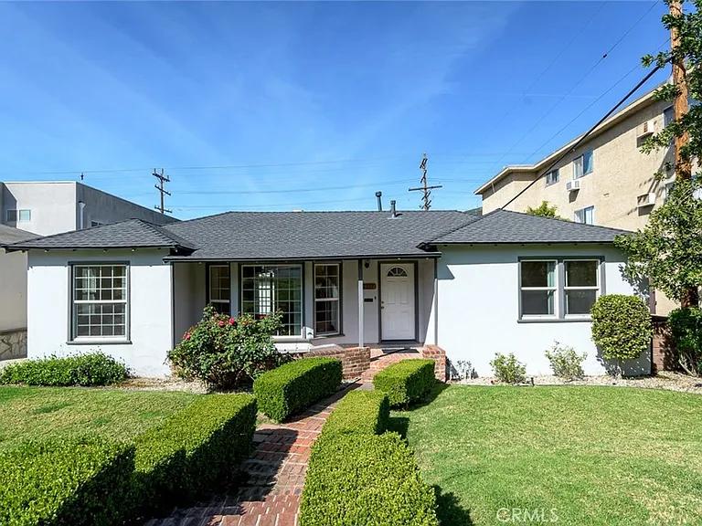 2111 N Verdugo Rd — Photo 5