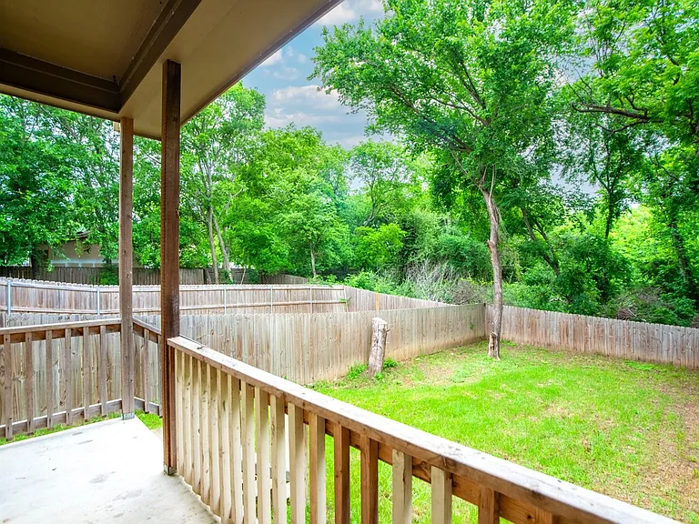 200 Pecan Hollow St — Photo 2