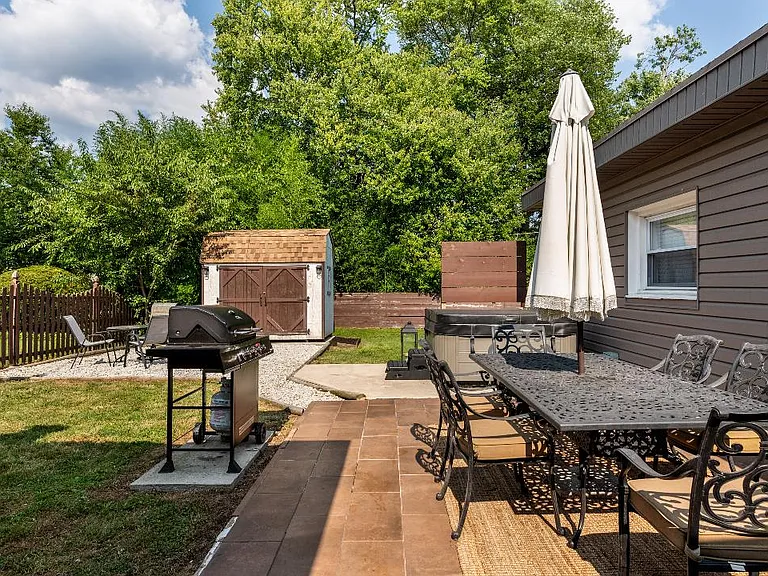 2205 Mary Ln — Photo 28