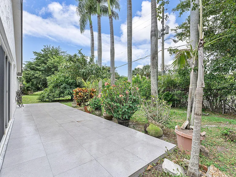 9180 Pine Springs Dr — Photo 26