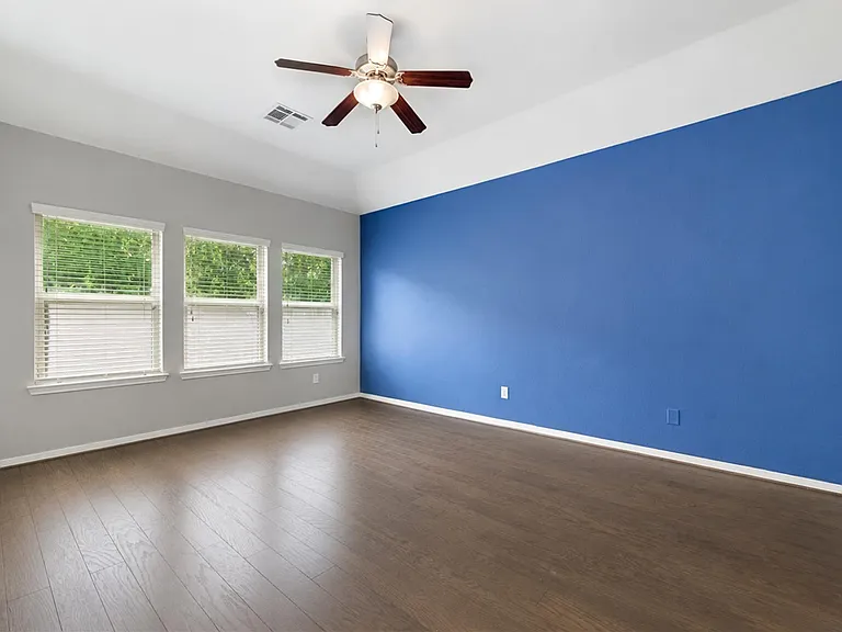 9802 Massanutten Ln — Photo 34