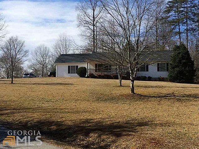 1st image of 30 Pinecrest Dr