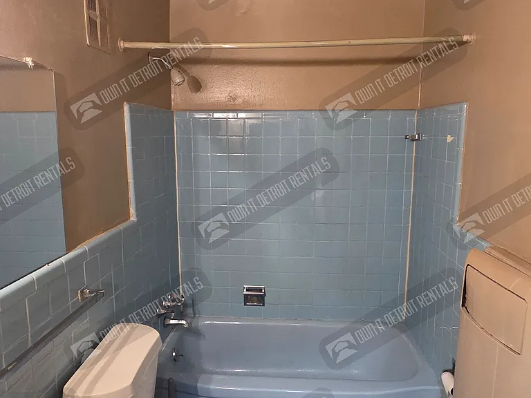 15080 Greenfield Rd #2 — Photo 11