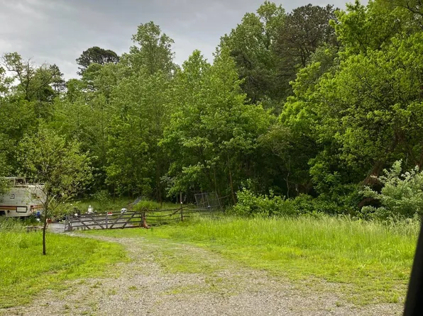 71 Upward Rd, East Flat Rock, NC 28726