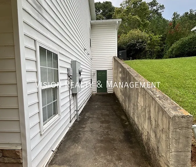 119 Kaiser St — Photo 35