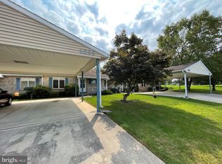 1098 Westgate Dr, Chambersburg, PA 17201