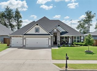 1021 Red Maple St, Centerton, AR 72719