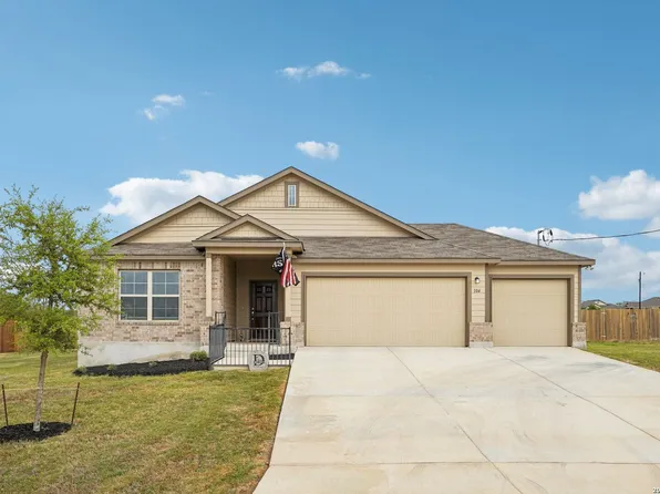 104 Pendleton Cv, Floresville, TX 78114