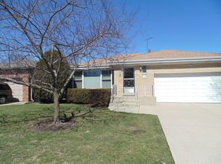 5640 N Rogers Ave, Chicago, IL 60646