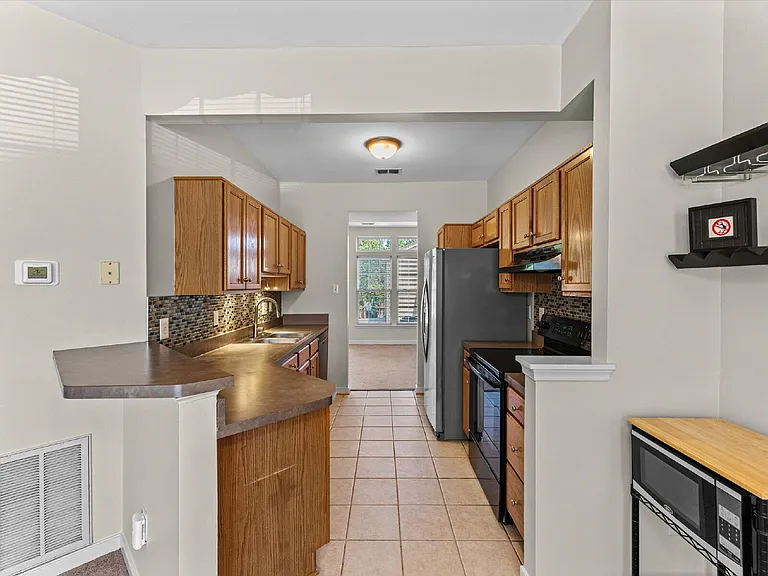 7813 Villa Pl — Photo 9