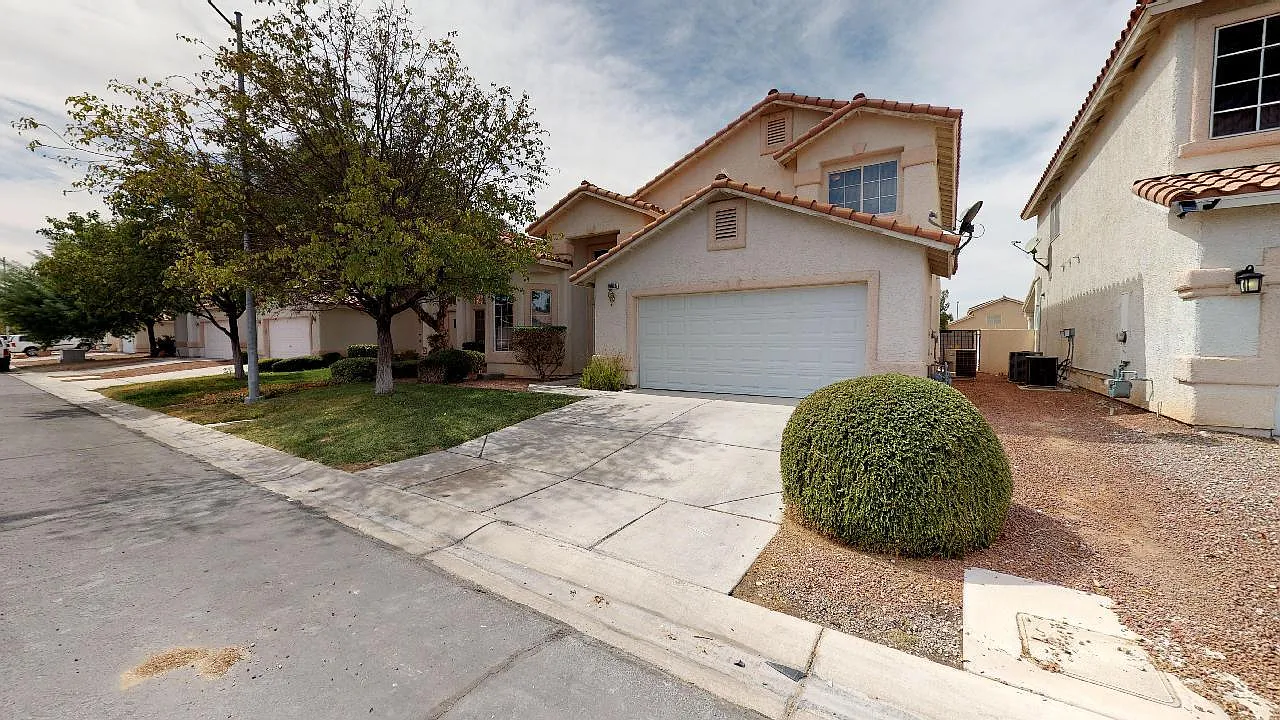 3 bed, 2.5 bath, 1866 sqft, $2,100 — Photo 4