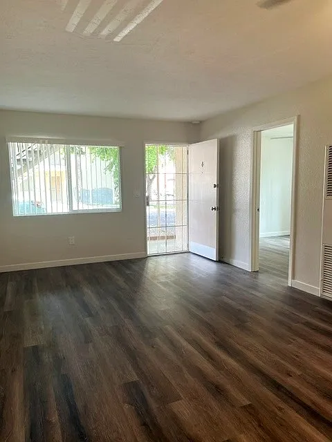 1 bed, 550 sqft, $1,850 — Photo 3