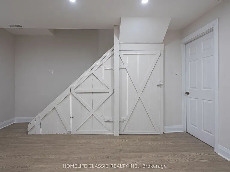 32 Rosenfeld Dr — Photo 28