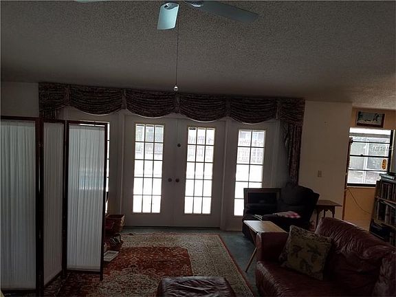 2nd image of 10557 Via Del Sol