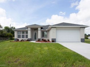 626 NE 8th Terrace Cpe, Coral, FL 33909