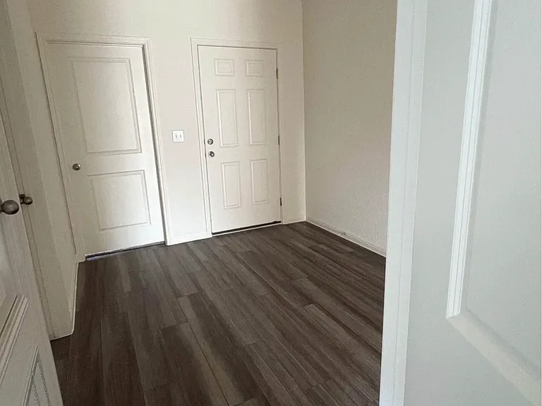 137 Blazilmar Ln — Photo 4