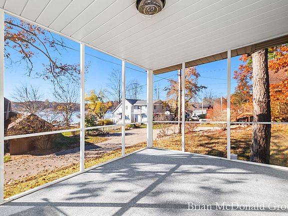 2nd image of 1518 Manitou Ln