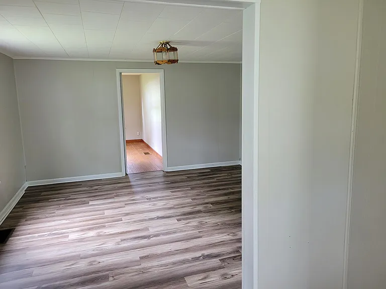 431 Roosevelt Ave — Photo 4