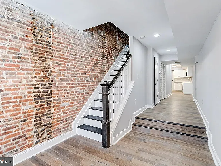 616 S Luzerne Ave — Photo 7