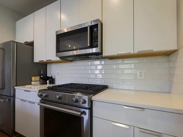 2000 Clarendon Blvd #303 — Photo 5