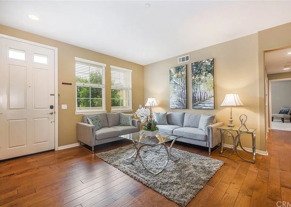 311 Silk Tree