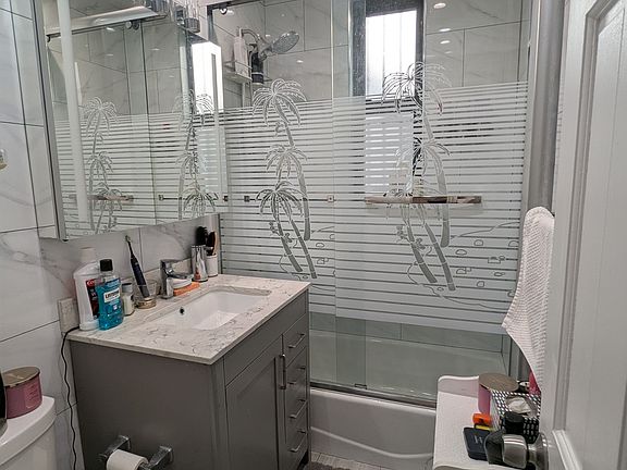 5th image of 3352 29th St APT 1F