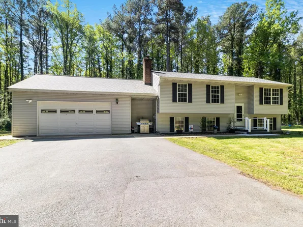 207 Lessin Dr, Lusby, MD 20657