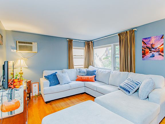 3rd image of 7310 N Harlem Ave APT 203
