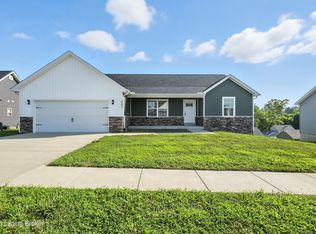 405 Turnberry Ct, Vine Grove, KY 40175
