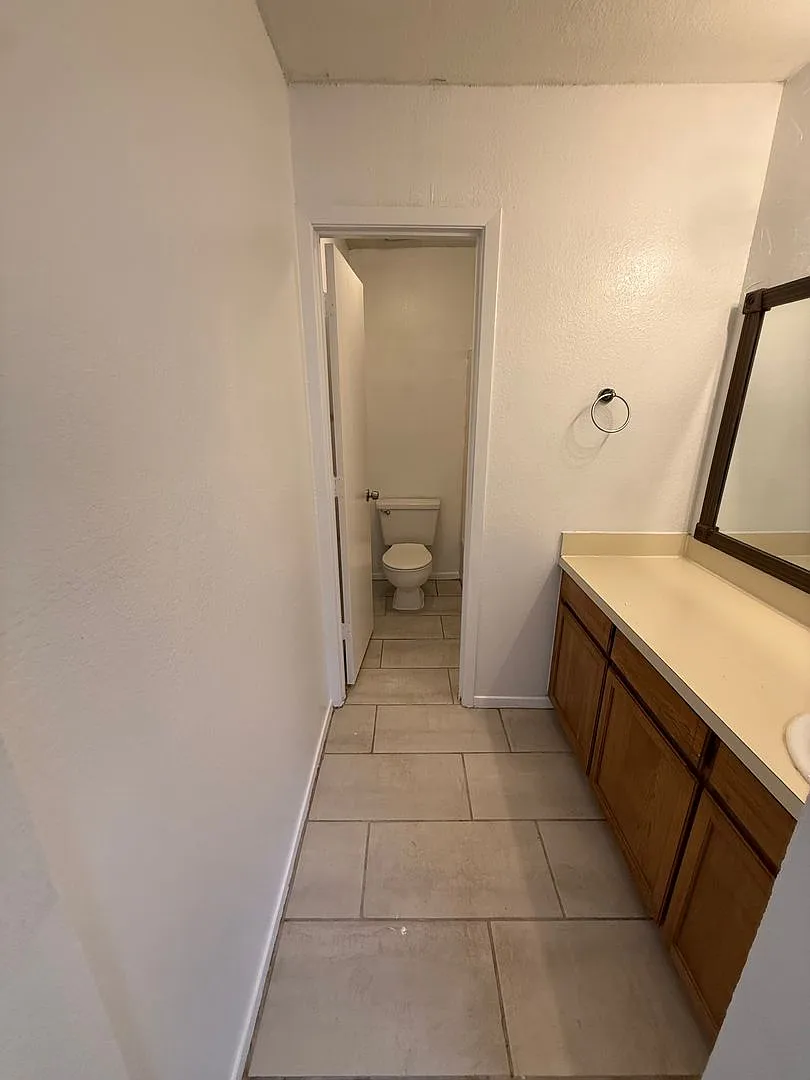 Charming 2-Bedroom 2-Bath Brick Duplex "Arlington" — Photo 3