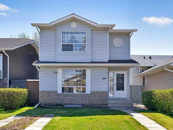 124 N Martinwood Ct NE, Calgary, AB T3J 3H2