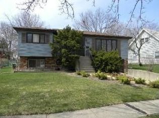 516 Redwood Ln, Schaumburg, IL 60193