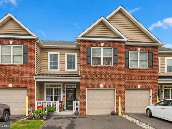 16708 River View Cir, Bristol, PA 19007