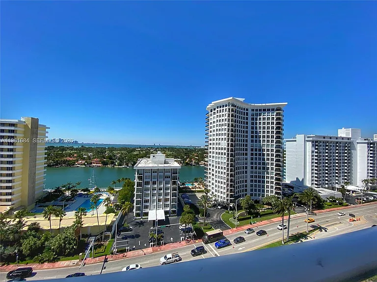 5601 Collins Ave #1423 — Photo 5