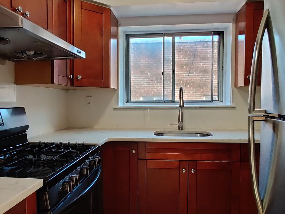 1st image of 845 Throggs Neck Expy #3