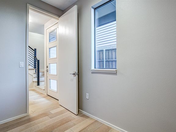 5th image of 6020 Hudson St #9