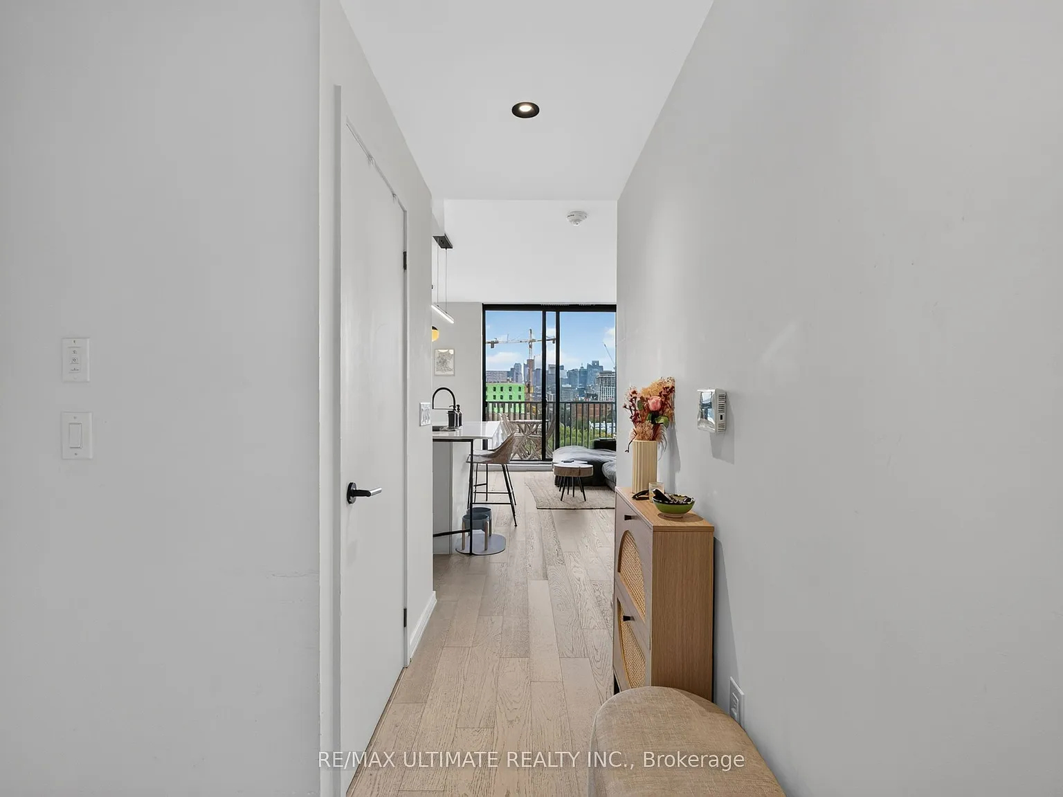 2 bed, $4,100 — Photo 4